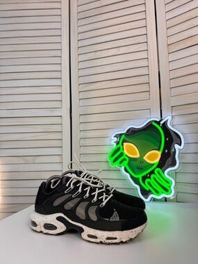 Nike Men’s Black and White Chunky Sneakers
